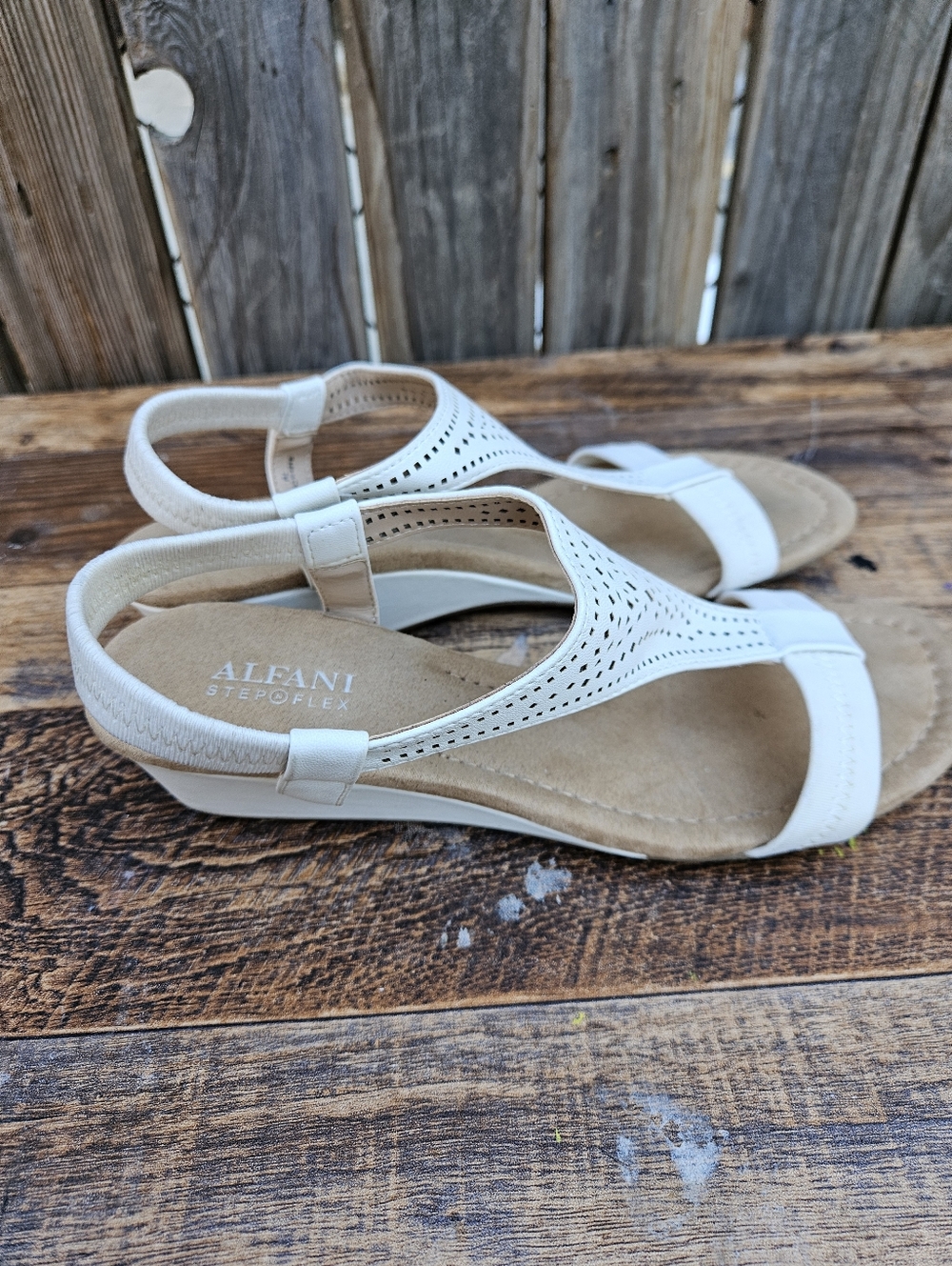 Women’s White Laser-Cut T-Strap Sandals Size 7M - Picture 10 of 16